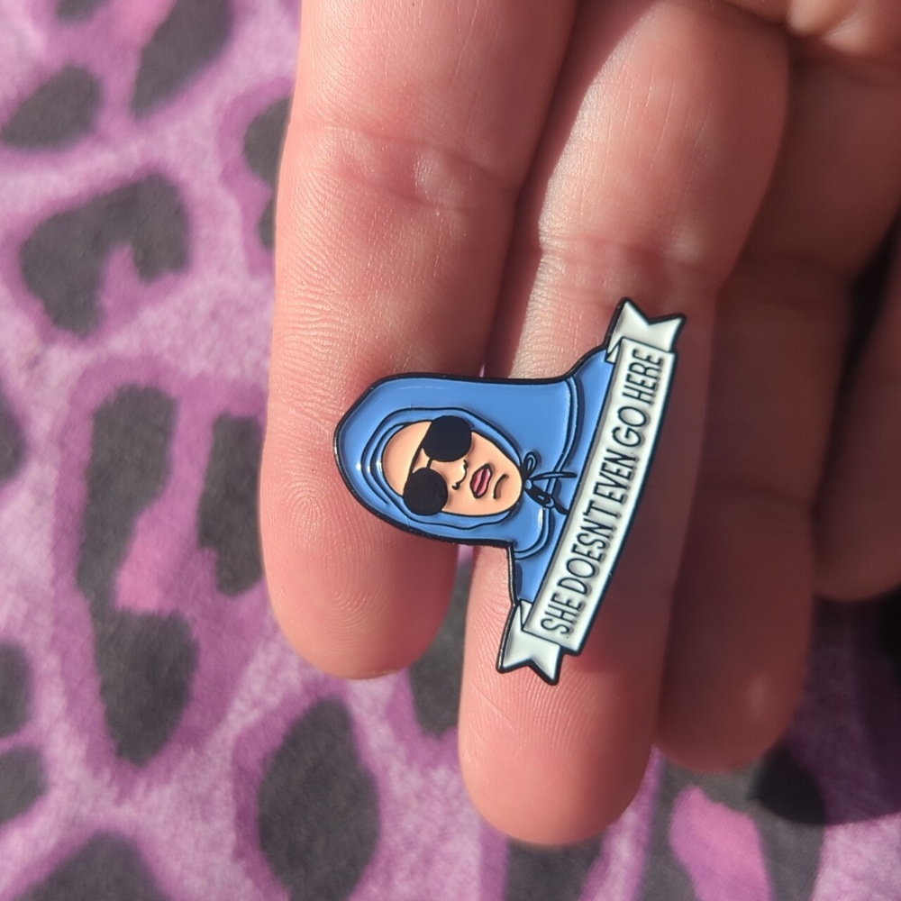 🩷Mean Girls - She Doesn't Even Here  - Movie Quotes Enamel Pin